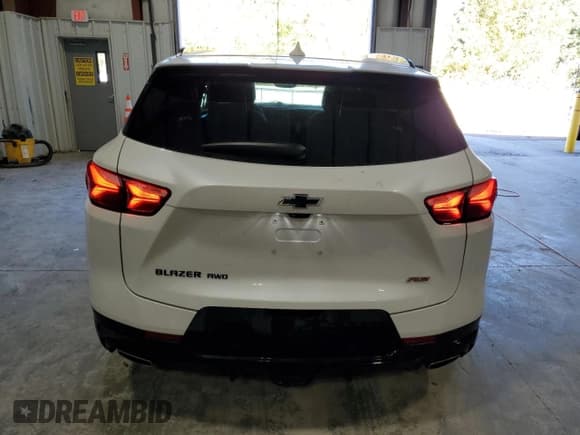 ✅ 2021 Chevrolet Blazer RS • VIN: 3GNKBKRS9MS525986 • Lot: 85845775. Wystawiony na Copart z przebiegiem 46 424 mil. Bezpłatny archiwum sprzedaży aukcyjnych z USA i szczegółowy raport historii pojazdu na DreamBid. Zdjęcie 6.