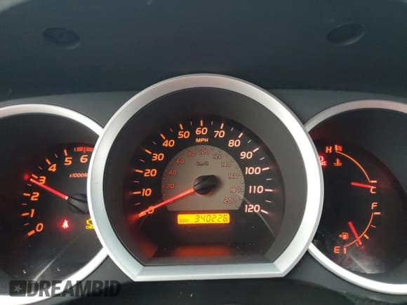 ✅ 2008 Toyota Tacoma • VIN: 5TEPX42N18Z536333 • Lot: 84297345. Wystawiony na Copart z przebiegiem 340 226 mil. Bezpłatny archiwum sprzedaży aukcyjnych z USA i szczegółowy raport historii pojazdu na DreamBid. Zdjęcie 9.