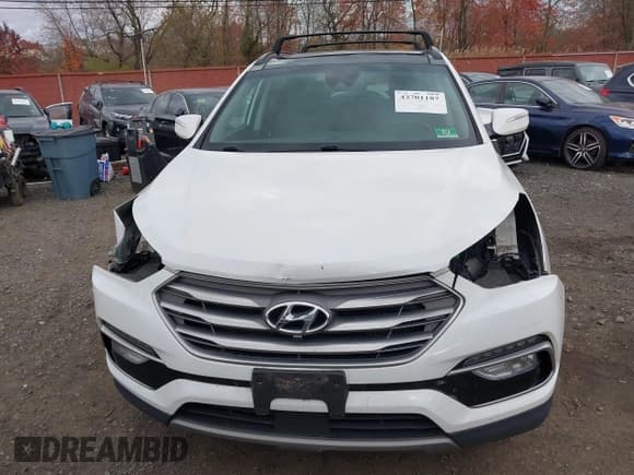 ✅ 2017 Hyundai Santa Fe Ultimate • VIN: 5XYZWDLA8HG456092 • Lot: 43701187. Listed on IAAI with 97,121 mi. Free auction sales archive from the USA and detailed vehicle history report at DreamBid. Image 12.