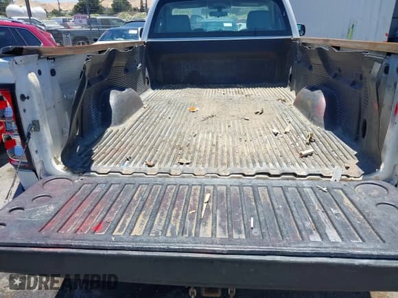 ✅ 2016 Chevrolet Silverado 2500HD Work Truck • VIN: 1GC0CUEG0GZ308280 • Lot: 42516139. Wystawiony na IAAI z przebiegiem 163 663 mil. Bezpłatny archiwum sprzedaży aukcyjnych z USA i szczegółowy raport historii pojazdu na DreamBid. Zdjęcie 8.