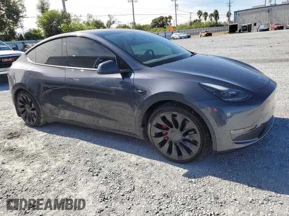 ✅ 2022 Tesla Model Y Performance • VIN: 7SAYGDEF6NF521271 • Lot: 92212045. Listed on Copart with 45,558 mi. Free auction sales archive from the USA and detailed vehicle history report at DreamBid. Image 4.