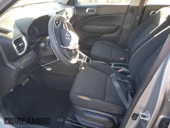 ✅ 2020 Hyundai Venue SE • VIN: KMHRB8A35LU044979 • Lot: 90446165. Listed on Copart with 14,381 mi miles. Access the free auction sales archive from the USA and view a detailed vehicle history report at DreamBid. Image 7.