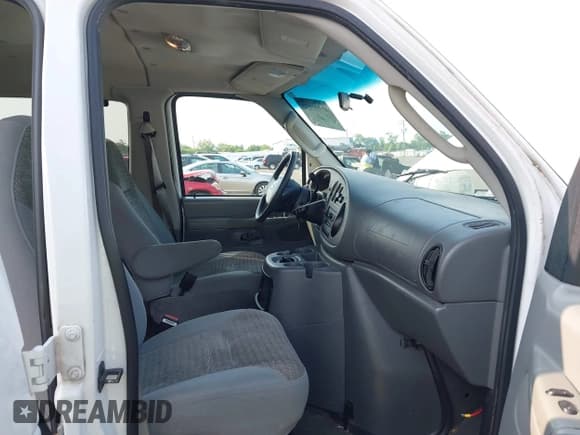 ✅ 2004 Ford Econoline Passenger XL • VIN: 1FBSS31L84HA63095 • Lot: 42391132. Listed on IAAI with 158,587 mi. Free auction sales archive from the USA and detailed vehicle history report at DreamBid. Image 5.