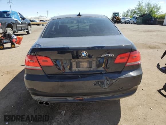 ✅ 2010 BMW 3 Series 328i xDrive • VIN: WBAWC3C59AP471158 • Лот: 53306545. Опубликован ранее на Copart с пробегом 146 482 миль. Бесплатный доступ к архиву аукционных продаж из США и подробный отчёт об истории автомобиля на DreamBid. Изображение 6.