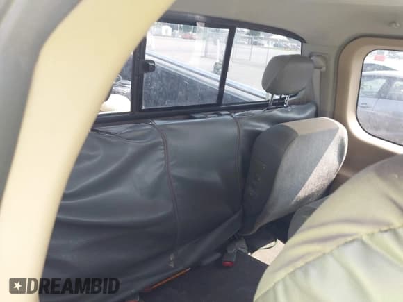 ✅ 2004 Nissan Titan SE • VIN: 1N6AA06B04N537578 • Lot: 42441373. Wystawiony na IAAI z przebiegiem Nie podano. Bezpłatny archiwum sprzedaży aukcyjnych z USA i szczegółowy raport historii pojazdu na DreamBid. Zdjęcie 8.