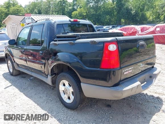 ✅ 2001 Ford Explorer Sport Trac • VIN: 1FMZU77EX1UA86462 • Lot: 42822624. Wystawiony na IAAI z przebiegiem 107 808 mil. Bezpłatny archiwum sprzedaży aukcyjnych z USA i szczegółowy raport historii pojazdu na DreamBid. Zdjęcie 3.