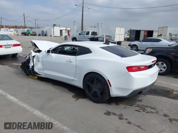 ✅ 2018 Chevrolet Camaro 1LT • VIN: 1G1FB1RX7J0146786 • Lot: 42565210. Wystawiony na IAAI z przebiegiem 168 097 mil. Bezpłatny archiwum sprzedaży aukcyjnych z USA i szczegółowy raport historii pojazdu na DreamBid. Zdjęcie 3.