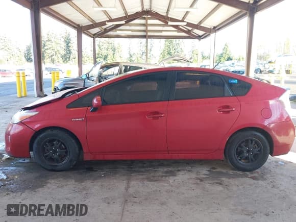 ✅ 2015 Toyota Prius Two • VIN: JTDKN3DU9F1893863 • Lot: 43812160. Listed on IAAI with 196,067 mi. Free auction sales archive from the USA and detailed vehicle history report at DreamBid. Image 14.