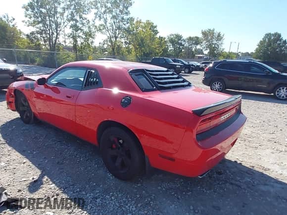 2010 Dodge Challenger R/T Classic z VIN 2B3CJ5DT1AH146286, wystawiony jako IAAI lot #43222881 z przebiegiem 134 868 mil mil oraz . Historia ofert i sprzedaży dostępna na DreamBid. Obrazek 3.