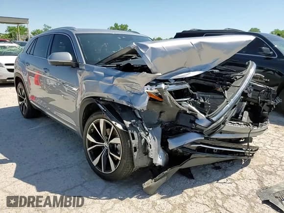 ✅ 2024 Volkswagen Atlas SEL Premium R-Line • VIN: 1V2FE2CA3RC210419 • Лот: 57997015. Опубликован ранее на Copart с пробегом 21 955 миль. Бесплатный доступ к архиву аукционных продаж из США и подробный отчёт об истории автомобиля на DreamBid. Изображение 14.