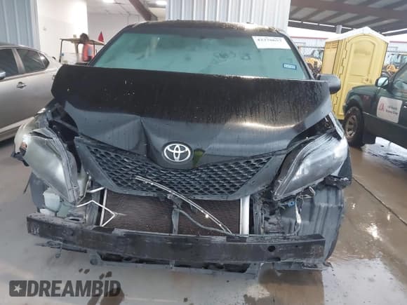 ✅ 2014 Toyota Sienna SE • VIN: 5TDXK3DC5ES456630 • Лот: 42370657. Опубликован ранее на IAAI с пробегом 164 633 миль. Бесплатный доступ к архиву аукционных продаж из США и подробный отчёт об истории автомобиля на DreamBid. Изображение 6.