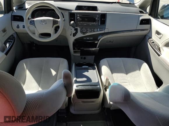 ✅ 2014 Toyota Sienna LE • VIN: 5TDJK3DC6ES073995 • Lot: 92179905. Wystawiony na Copart z przebiegiem 198 606 mil. Bezpłatny archiwum sprzedaży aukcyjnych z USA i szczegółowy raport historii pojazdu na DreamBid. Zdjęcie 8.