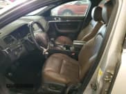 ✅ 2013 Lincoln MKS EcoBoost • VIN: 1LNHL9FT4DG618527 • Lot: 70274905. Wystawiony na Copart z przebiegiem 77 252 mil. Bezpłatny archiwum sprzedaży aukcyjnych z USA i szczegółowy raport historii pojazdu na DreamBid. Zdjęcie 7.