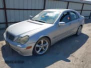 ✅ 2004 Mercedes-Benz C 230 Kompressor • VIN: WDBRF40J24F506937 • Lot: 40517850. Wystawiony na IAAI z przebiegiem Nie podano. Bezpłatny archiwum sprzedaży aukcyjnych z USA i szczegółowy raport historii pojazdu na DreamBid. Zdjęcie 2.