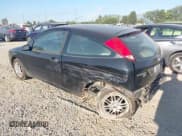 ✅ 2007 Ford Focus S • VIN: 1FAFP31N07W112697 • Lot: 43097246. Wystawiony na IAAI z przebiegiem 209 923 mil. Bezpłatny archiwum sprzedaży aukcyjnych z USA i szczegółowy raport historii pojazdu na DreamBid. Zdjęcie 3.