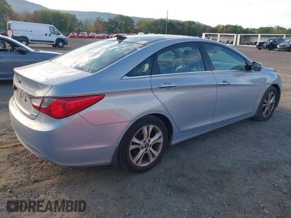 ✅ 2012 Hyundai Sonata Limited • VIN: 5NPEC4AC4CH441117 • Lot: 43371376. Wystawiony na IAAI z przebiegiem 145 966 mil. Bezpłatny archiwum sprzedaży aukcyjnych z USA i szczegółowy raport historii pojazdu na DreamBid. Zdjęcie 4.