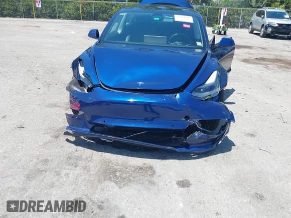 ✅ 2022 Tesla Model 3 Long Range • VIN: 5YJ3E1EB6NF106038 • Lot: 42214585. Wystawiony na IAAI z przebiegiem 40 667 mil. Bezpłatny archiwum sprzedaży aukcyjnych z USA i szczegółowy raport historii pojazdu na DreamBid. Zdjęcie 6.