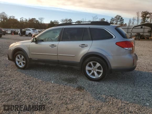 ✅ 2014 Subaru Outback Premium • VIN: 4S4BRBCC8E3218933 • Lot: 93277885. Listed on Copart with 144,633 mi. Free auction sales archive from the USA and detailed vehicle history report at DreamBid. Image 2.
