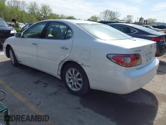 ✅ 2004 Lexus ES 350 • VIN: JTHBA30G945001806 • Lot: 42027534. Wystawiony na IAAI z przebiegiem 132 323 mil. Bezpłatny archiwum sprzedaży aukcyjnych z USA i szczegółowy raport historii pojazdu na DreamBid. Zdjęcie 3.