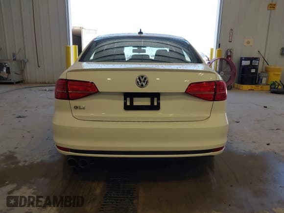 ✅ 2015 Volkswagen Jetta GLI SEL • VIN: 3VW5T7AJ3FM278231 • Lot: 42884020. Listed on IAAI with 92,704 mi. Free auction sales archive from the USA and detailed vehicle history report at DreamBid. Image 17.