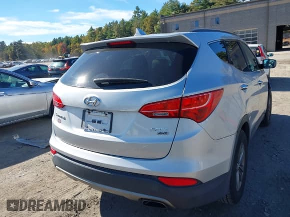 ✅ 2014 Hyundai Santa Fe • VIN: 5XYZUDLB5EG127411 • Lot: 43442706. Listed on IAAI with 68,022 mi. Free auction sales archive from the USA and detailed vehicle history report at DreamBid. Image 17.