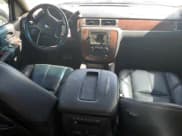 ✅ 2009 Chevrolet Suburban 1LT • VIN: 1GNFK26339R220170 • Lot: 74152024. Wystawiony na Copart z przebiegiem 122 923 mil. Bezpłatny archiwum sprzedaży aukcyjnych z USA i szczegółowy raport historii pojazdu na DreamBid. Zdjęcie 8.