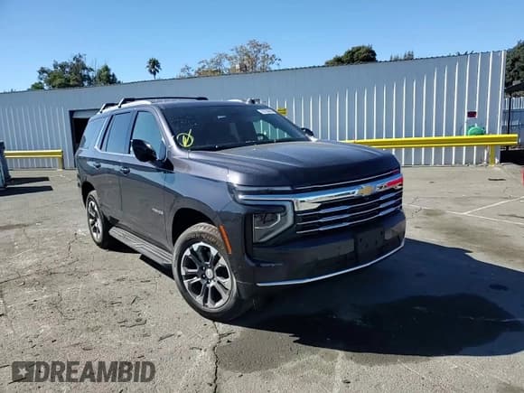 ✅ 2025 Chevrolet Tahoe LT • VIN: 1GNS6NRD8SR411761 • Lot: 89738945. Listed on Copart with 1,860 mi. Free auction sales archive from the USA and detailed vehicle history report at DreamBid. Image 13.
