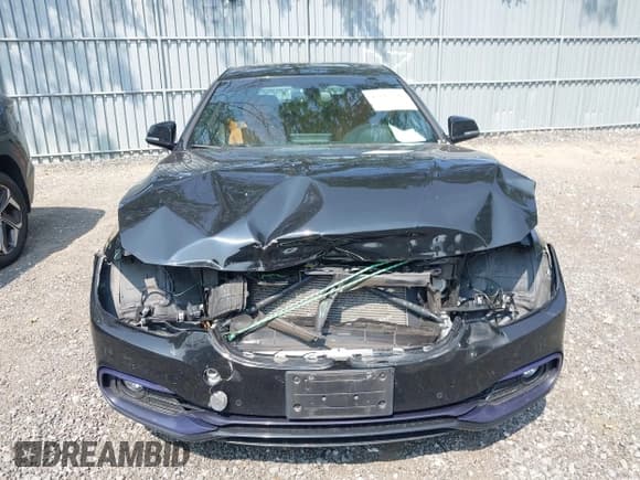 ✅ 2018 BMW 4 Series 430i xDrive • VIN: WBA4J3C51JBG97126 • Lot: 42893340. Listed on IAAI with 64,636 mi. Free auction sales archive from the USA and detailed vehicle history report at DreamBid. Image 12.