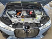 ✅ 2023 BMW iX xDrive50 • VIN: WB523CF06PCM05213 • Lot: 43619624. Wystawiony na Copart z przebiegiem 11 863 mil. Bezpłatny archiwum sprzedaży aukcyjnych z USA i szczegółowy raport historii pojazdu na DreamBid. Zdjęcie 11.