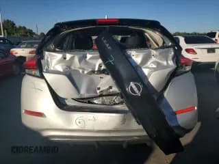 ✅ 2025 Nissan LEAF S • VIN: 1N4AZ1BV0SC560195 • Lot: 73803714. Wystawiony na Copart z przebiegiem 1 728 mil. Bezpłatny archiwum sprzedaży aukcyjnych z USA i szczegółowy raport historii pojazdu na DreamBid. Zdjęcie 6.