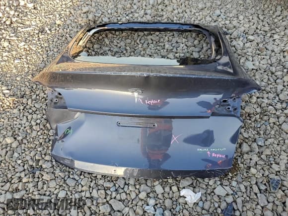 ✅ 2023 Tesla Model Y Long Range • VIN: 7SAYGAEE3PF876486 • Lot: 93963415. Wystawiony na Copart z przebiegiem 25 790 mil. Bezpłatny archiwum sprzedaży aukcyjnych z USA i szczegółowy raport historii pojazdu na DreamBid. Zdjęcie 13.