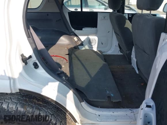 ✅ 2002 Isuzu Rodeo S • VIN: 4S2CK58W524321108 • Lot: 42352330. Listed on IAAI with 270,614 mi. Free auction sales archive from the USA and detailed vehicle history report at DreamBid. Image 8.