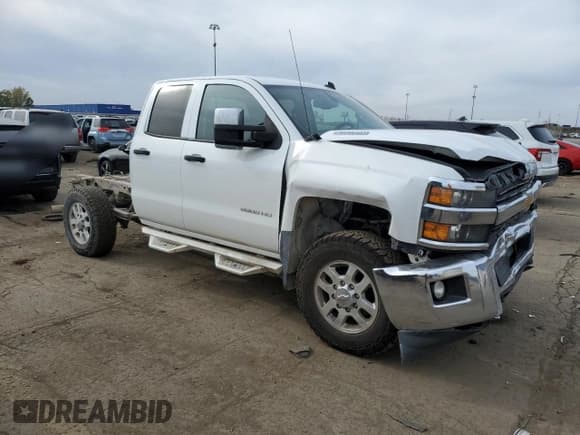 ✅ 2015 Chevrolet Silverado 2500HD LT • VIN: 1GC2KVE8XFZ103610 • Лот: 85721585. Опубликован ранее на Copart с пробегом 255 773 миль. Бесплатный доступ к архиву аукционных продаж из США и подробный отчёт об истории автомобиля на DreamBid. Изображение 4.