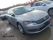 ✅ 2013 Volkswagen Passat SE • VIN: 1VWBP7A33DC130314 • Lot: 43489703. Wystawiony na IAAI z przebiegiem 113 324 mil. Bezpłatny archiwum sprzedaży aukcyjnych z USA i szczegółowy raport historii pojazdu na DreamBid. Zdjęcie 1.