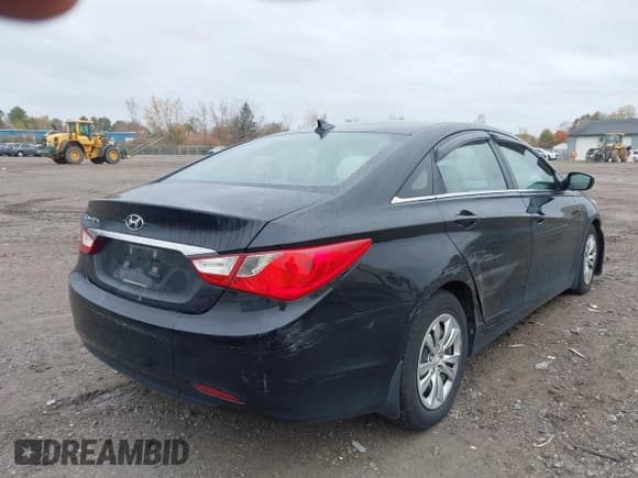 ✅ 2012 Hyundai Sonata GLS • VIN: 5NPEB4AC3CH462897 • Lot: 43481441. Listed on IAAI with 167,870 mi. Free auction sales archive from the USA and detailed vehicle history report at DreamBid. Image 4.