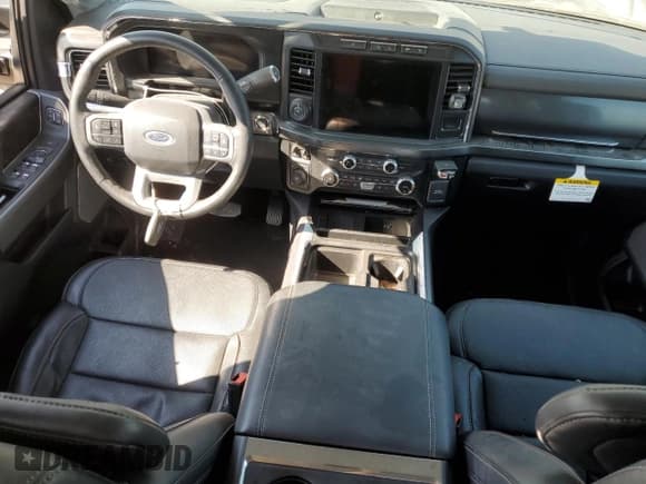 ✅ 2024 Ford F-250 XL • VIN: 1FT8W2BN8REE59878 • Lot: 43821295. Listed on Copart with 54,037 mi. Free auction sales archive from the USA and detailed vehicle history report at DreamBid. Image 8.