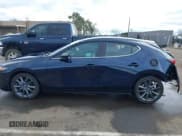✅ 2025 Mazda 3 S Preferred • VIN: JM1BPALMXS1757204 • Лот: 41744849. Опубликован ранее на IAAI с пробегом 2 664 миль. Бесплатный доступ к архиву аукционных продаж из США и подробный отчёт об истории автомобиля на DreamBid. Изображение 14.