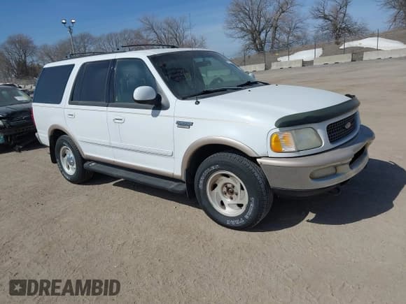 ✅ 1998 Ford Expedition XLT • VIN: 1FMPU18L6WLA67373 • Lot: 41786793. Wystawiony na IAAI z przebiegiem 170 949 mil. Bezpłatny archiwum sprzedaży aukcyjnych z USA i szczegółowy raport historii pojazdu na DreamBid. Zdjęcie 1.