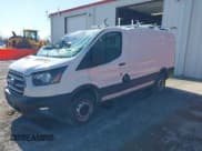 ✅ 2020 Ford Transit Cargo • VIN: 1FTBR1Y8XLKA84383 • Lot: 41519121. Wystawiony na IAAI z przebiegiem 61 410 mil. Bezpłatny archiwum sprzedaży aukcyjnych z USA i szczegółowy raport historii pojazdu na DreamBid. Zdjęcie 2.