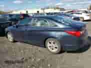 2013 Hyundai Sonata GLS z VIN 5NPEB4AC5DH763754, wystawiony jako Copart lot #89664975 z przebiegiem 138 098 mil mil oraz Szkoda całkowita • Salvage title. Historia ofert i sprzedaży dostępna na DreamBid. Obrazek 2.