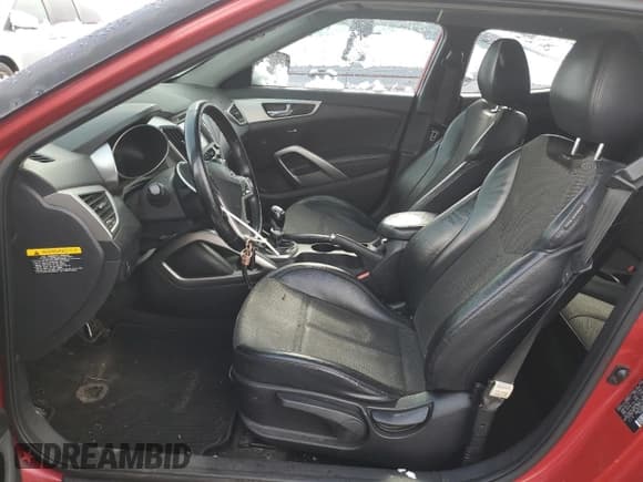 ✅ 2013 Hyundai Veloster w/Black Int • VIN: KMHTC6AD4DU164628 • Lot: 80347484. Wystawiony na Copart z przebiegiem 135 544 mil. Bezpłatny archiwum sprzedaży aukcyjnych z USA i szczegółowy raport historii pojazdu na DreamBid. Zdjęcie 7.