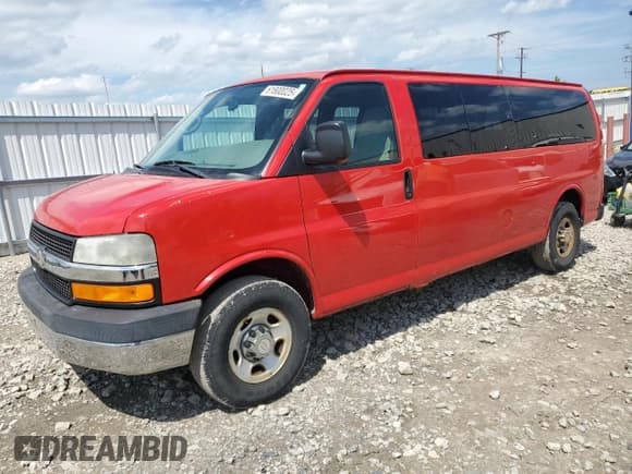 ✅ 2008 Chevrolet Express Passenger • VIN: 1GAHG39K181223926 • Lot: 61800025. Listed on Copart with 121,574 mi. Free auction sales archive from the USA and detailed vehicle history report at DreamBid. Image 1.