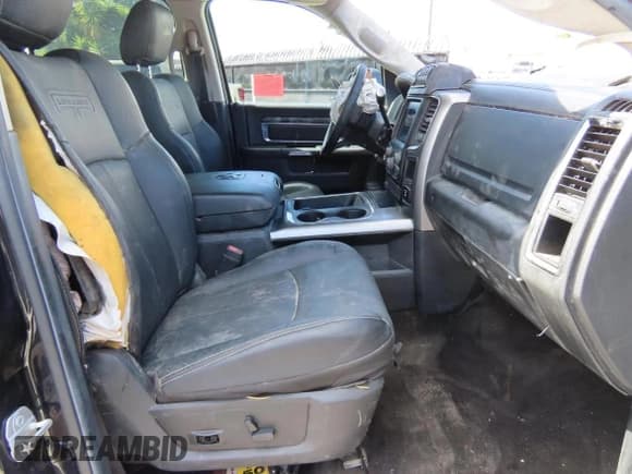 ✅ 2018 Ram 2500 Laramie • VIN: 3C6UR5FL1JG156901 • Лот: 60336355. Опубликован ранее на Copart с пробегом 42 318 миль. Бесплатный доступ к архиву аукционных продаж из США и подробный отчёт об истории автомобиля на DreamBid. Изображение 5.