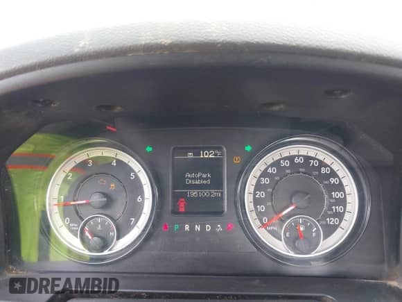 2017 Ram 1500 Tradesman z VIN 3C6JR6AG2HG721847, wystawiony jako IAAI lot #43230943 z przebiegiem 195 100 mil mil oraz . Historia ofert i sprzedaży dostępna na DreamBid. Obrazek 7.