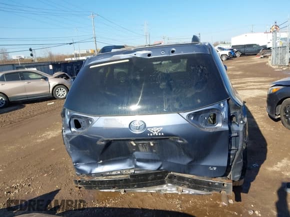 ✅ 2014 Toyota Sienna LE AAS • VIN: 5TDKK3DC8ES511145 • Lot: 43481982. Listed on IAAI with 108,154 mi. Free auction sales archive from the USA and detailed vehicle history report at DreamBid. Image 17.