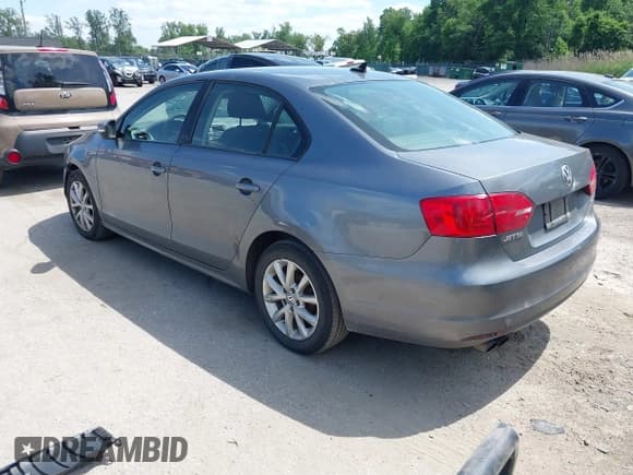 ✅ 2012 Volkswagen Jetta SE • VIN: 3VWDP7AJ4CM323219 • Лот: 42290353. Опубликован ранее на IAAI с пробегом 313 663 миль. Бесплатный доступ к архиву аукционных продаж из США и подробный отчёт об истории автомобиля на DreamBid. Изображение 3.