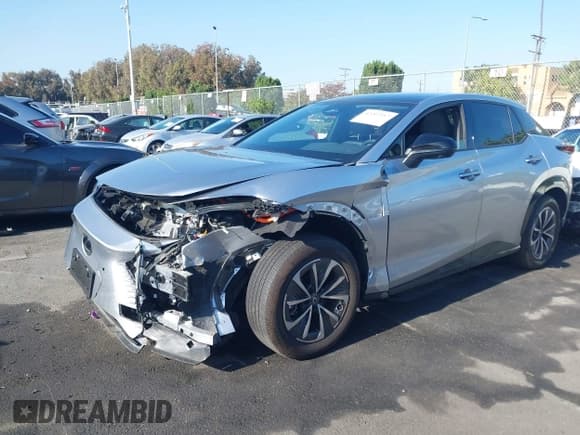 ✅ 2024 Lexus RZ 300e Premium • VIN: JTJABABBXRA003009 • Lot: 42297557. Listed on IAAI with 10,092 mi. Free auction sales archive from the USA and detailed vehicle history report at DreamBid. Image 21.