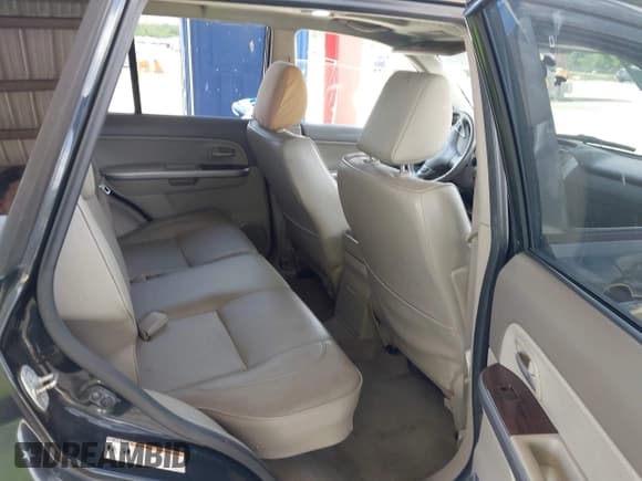 ✅ 2006 Suzuki Grand Vitara Luxury • VIN: JS3TD947664104590 • Lot: 42473110. Wystawiony na IAAI z przebiegiem 146 715 mil. Bezpłatny archiwum sprzedaży aukcyjnych z USA i szczegółowy raport historii pojazdu na DreamBid. Zdjęcie 8.