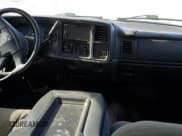✅ 2003 Chevrolet Silverado 1500 • VIN: 2GCEC19T331319899 • Лот: 88489575. Опубликован ранее на Copart с пробегом 325 120 миль. Бесплатный доступ к архиву аукционных продаж из США и подробный отчёт об истории автомобиля на DreamBid. Изображение 8.
