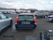 ✅ 2006 Volvo V70 • VIN: YV1SJ527662549853 • Lot: 41304145. Listed on IAAI with 203,285 mi. Free auction sales archive from the USA and detailed vehicle history report at DreamBid. Image 17.